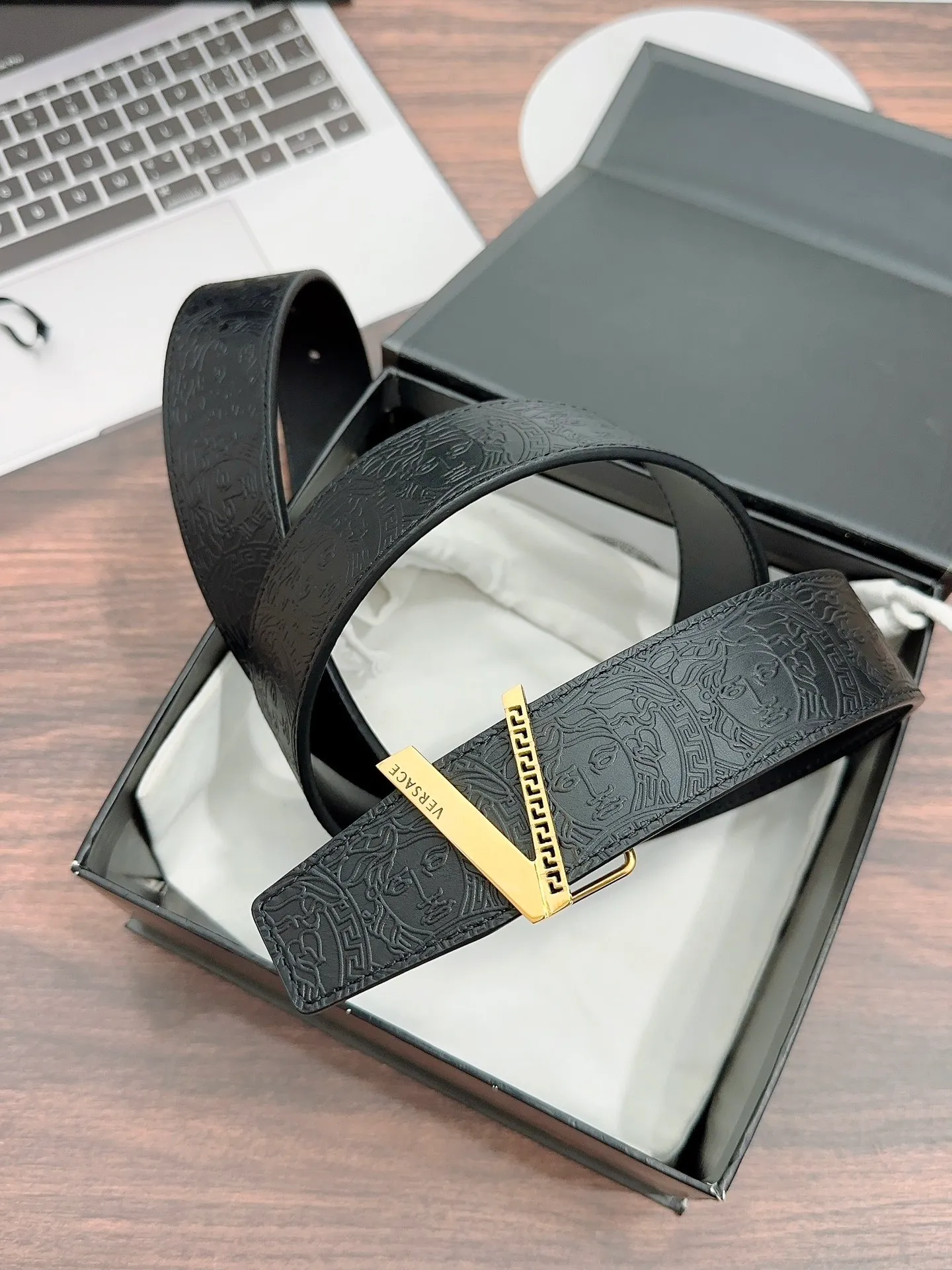 💰520💰Full set of packaging💰 💍Purchase grade Versace 4CM wide imported heat-embossed textured first-layer cowhide with special leather sole