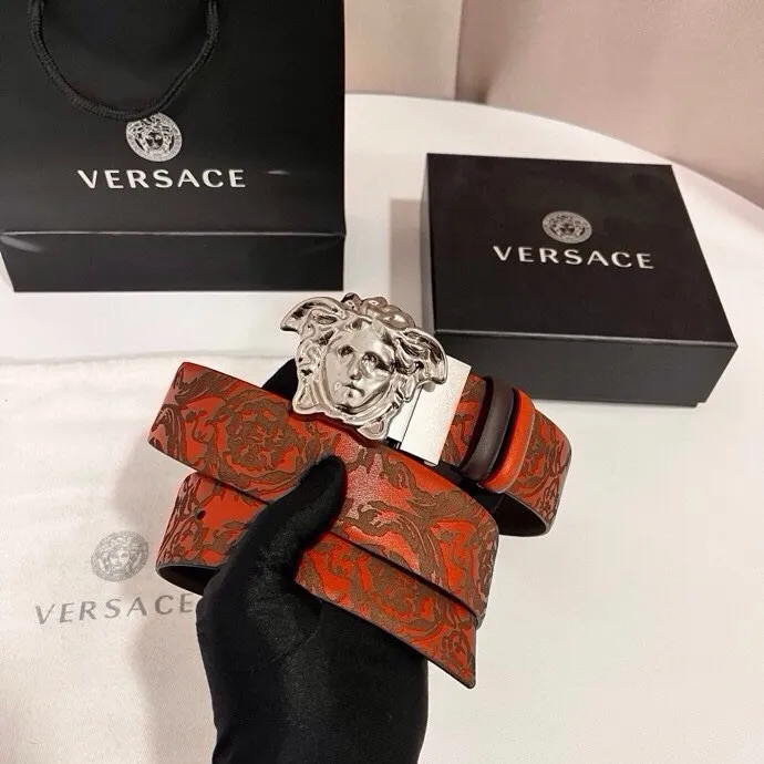 💰480💰Full package💰 💍Purchase level Versace⚡️🌹New style double-sided cow leather belt, one side is decorated with laser Barocco pattern, the other side is solid color, equipped with three-dimensional La Medusa double-sided buckle⚡️🌹Width 4.0cm