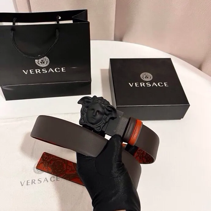💰480💰Full package💰 💍Purchase level Versace⚡️🌹New style double-sided cow leather belt, one side is decorated with laser Barocco pattern, the other side is solid color, equipped with three-dimensional La Medusa double-sided buckle⚡️🌹Width 4.0cm
