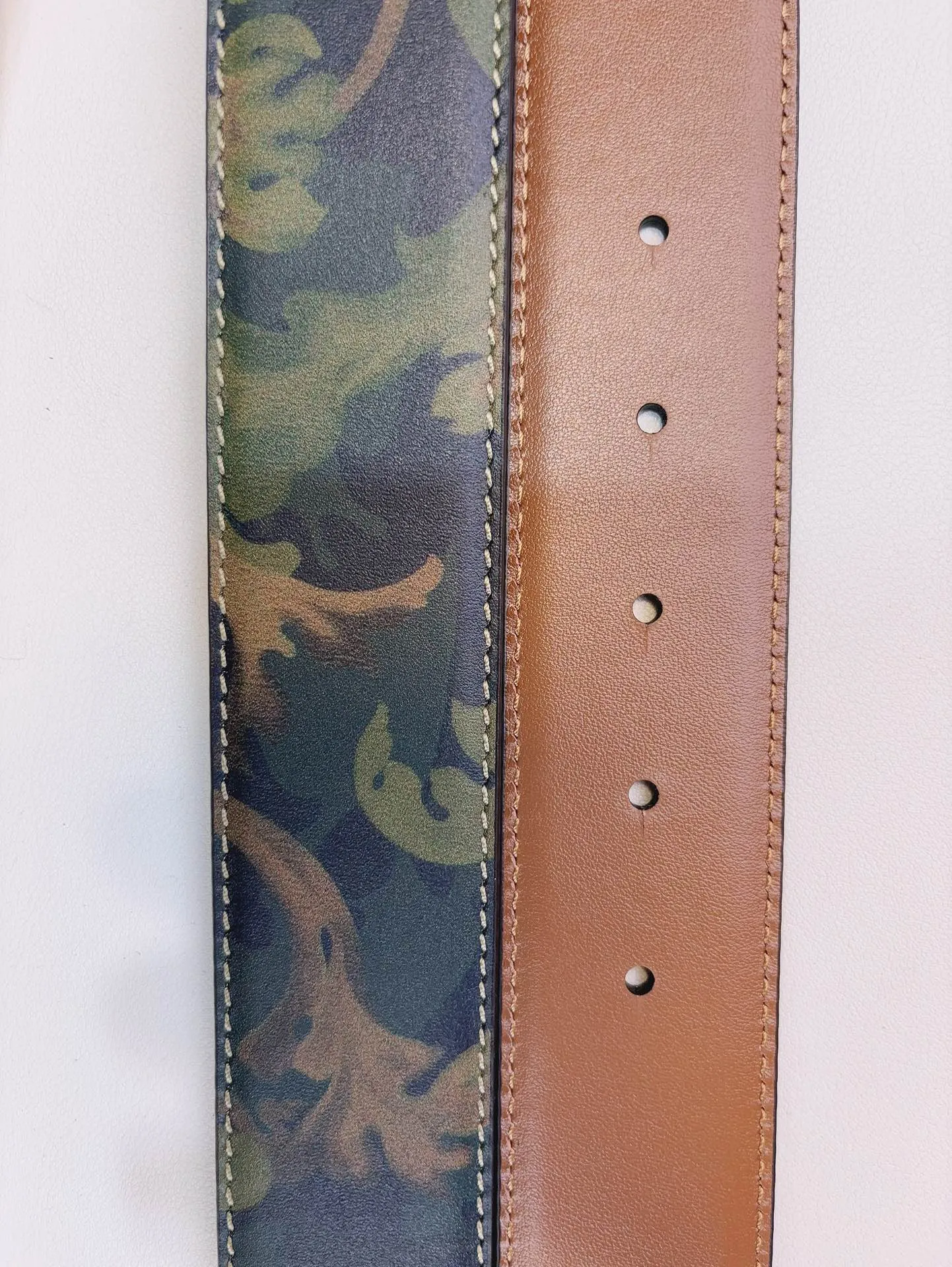 💰520💰Full package💰 💍Purchase grade Versace versace⚡️🌹Bold and flexible at the same time, this soft belt enriches the statement with a three-dimensional Medusa buckle. The reversible design has a solid color and a printed side - featuring the new Barocco flage pattern 4.0cm wide