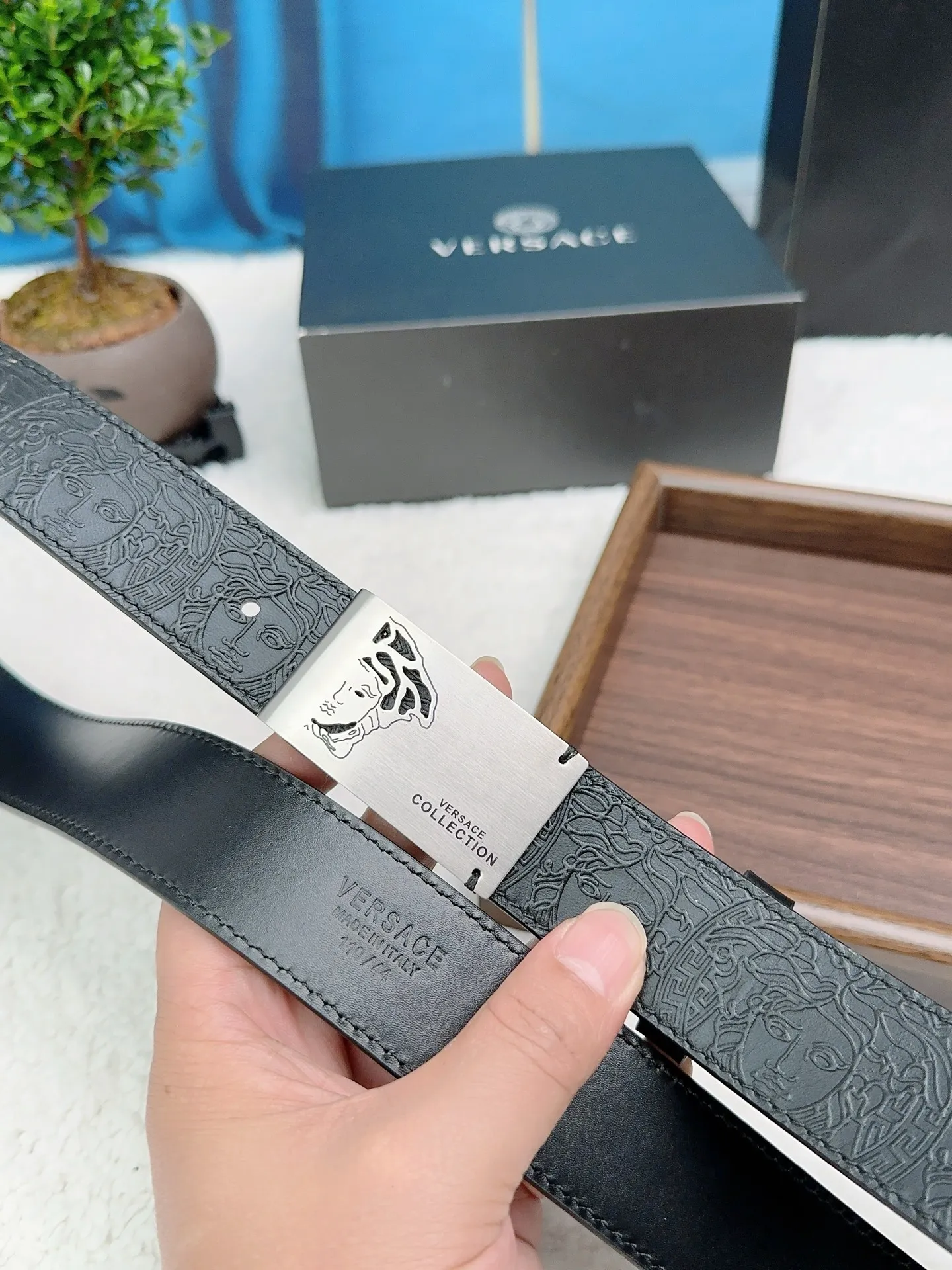 💰480💰Full package💰 💍Purchasing-grade Versace⚡️🌹Width 3.5CM, hot-pressed cowhide decorated with calfskin bottom, equipped with high-quality steel buckles⚡️🌹Hand-made stitching