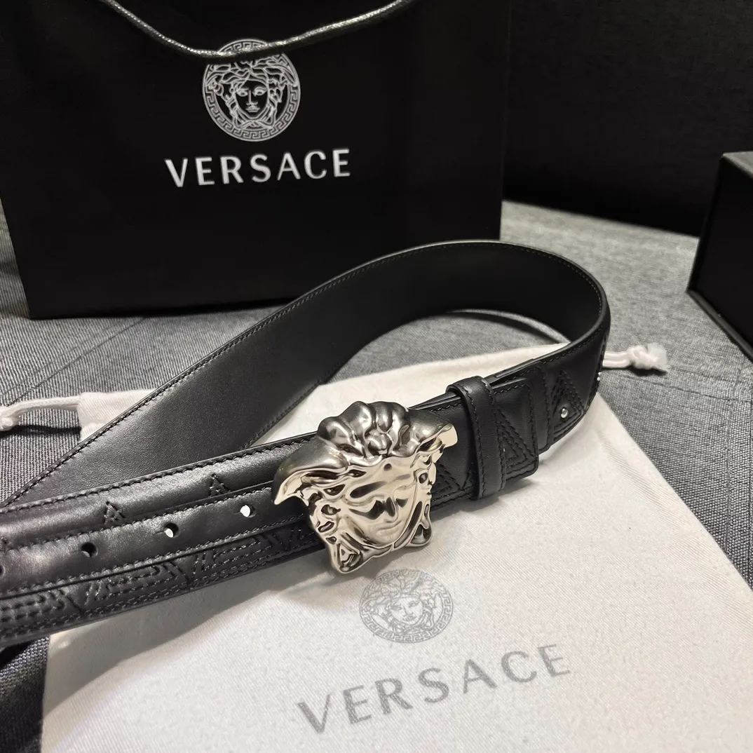 💰560💰Full package💰 💍Purchase level Versace⚡️🌹Width 4.0㎝ New heavy craftsmanship Use CNC embroidery machine imported from Germany to embroider⚡️🌹Pure copper Medusa head buckle⚡️🌹Pay attention to every detail