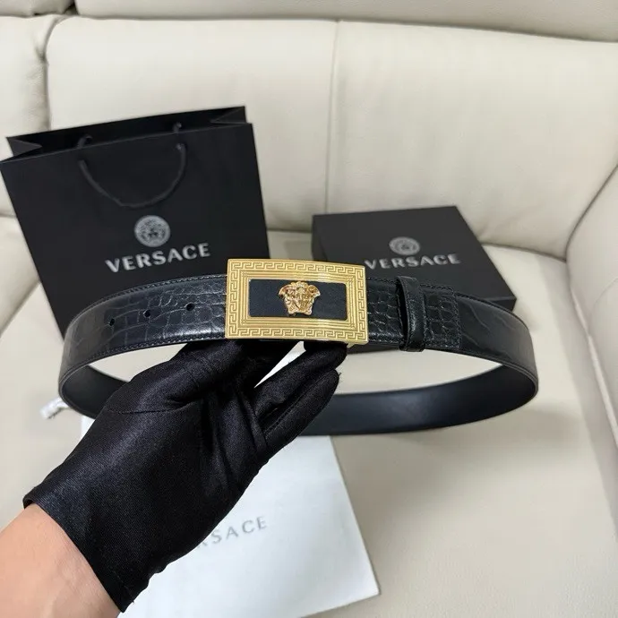 💰480💰Full package💰 💍Purchasing-grade Versace Width 4.0cm⚡️🌹Men's model imported top-layer tree-height cowhide⚡️🌹Medusa head veneer buckle