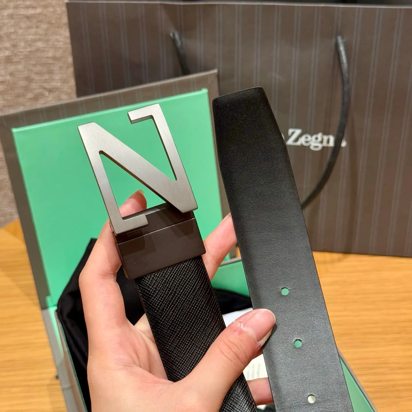 💰480💰Full package💰 💍Purchasing agent Zegna ⚡️🌹New men's 🚹Double-sided belt This is made of imported cowhide material 316 fine buckle⚡️🌹Seikoly crafted, unique design process, soft to the touch, can be cut, can be paired with suits and jeans👖⚡️🌹Width 3.5cm