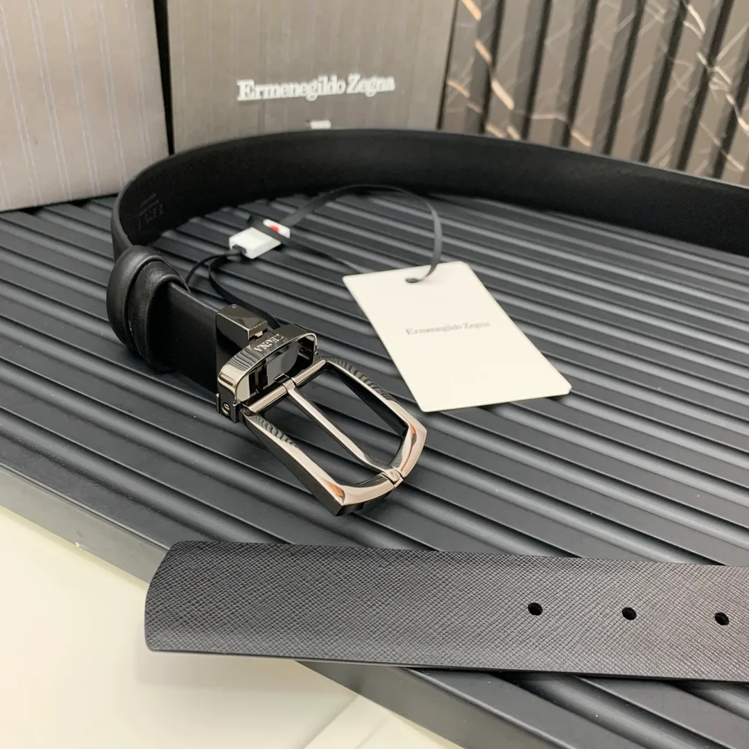 💰480💰Full package💰 💍Purchase level Ermenegildo Zegna EZ model 🌤Counter synchronization Double-sided usable Made in Italy Soft and comfortable feel Adjustable length Belt width 3.5cm💫