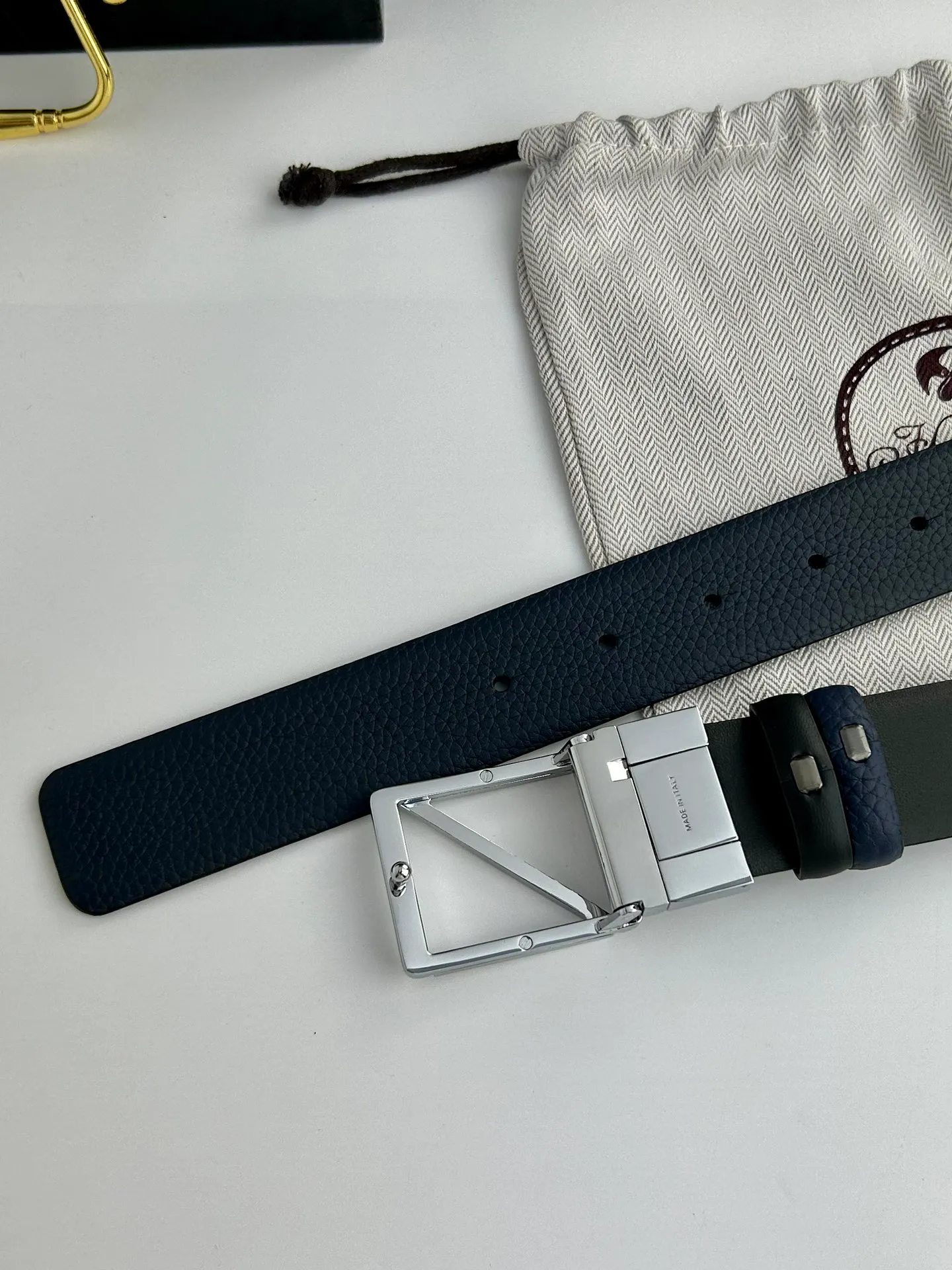 💰480💰Full package💰 💍Purchase level Zegna [Zegna] What is contemporary men's active style series, new and unique rotating Z-shaped buckle, with classic calfskin, black/coffee, double-sided, can be matched as you like, 3.5cm wide, a new concept of men's fashion.