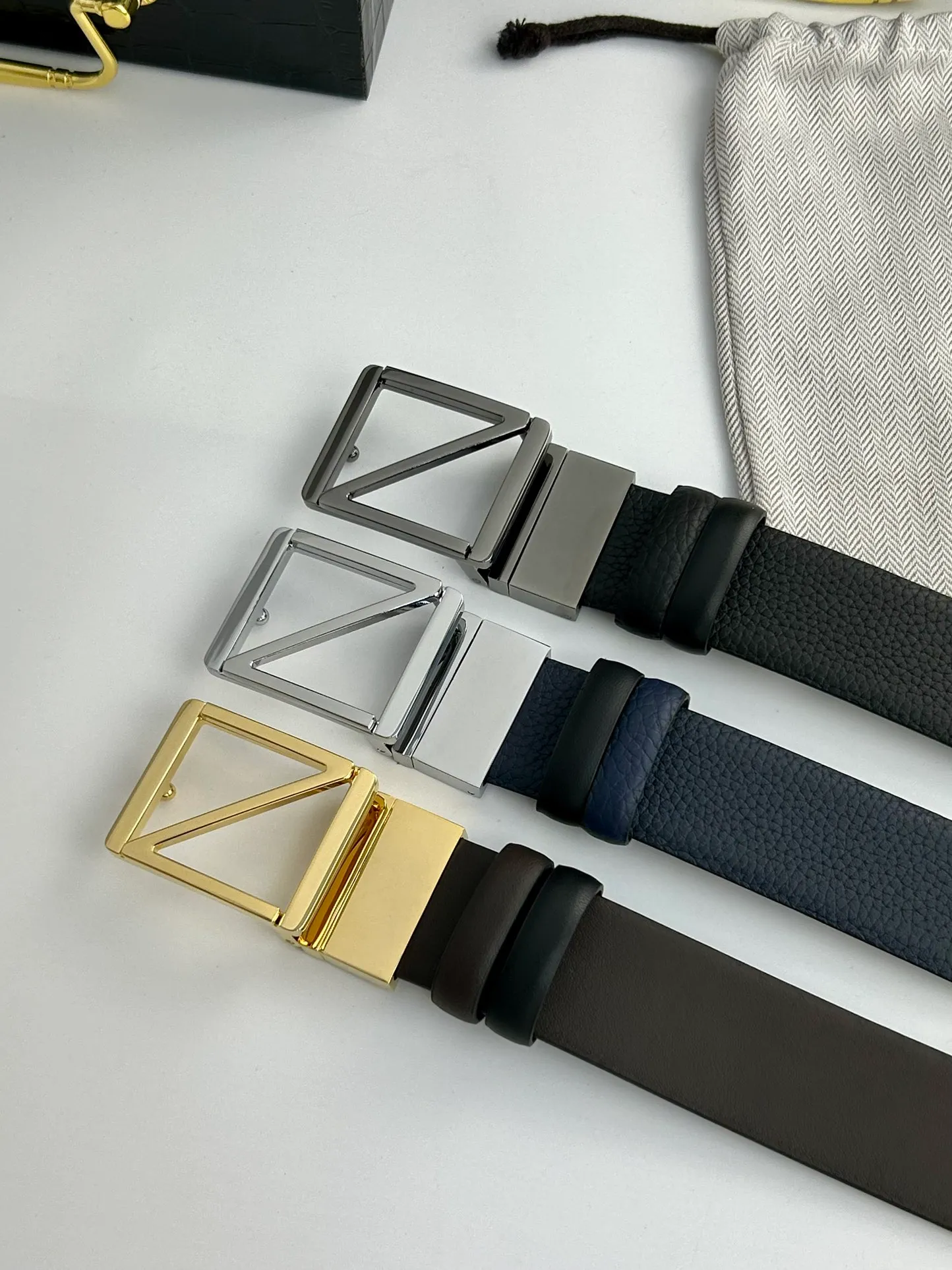 💰480💰Full package💰 💍Purchase level Zegna [Zegna] What is contemporary men's active style series, new and unique rotating Z-shaped buckle, with classic calfskin, black/coffee, double-sided, can be matched as you like, 3.5cm wide, a new concept of men's fashion.