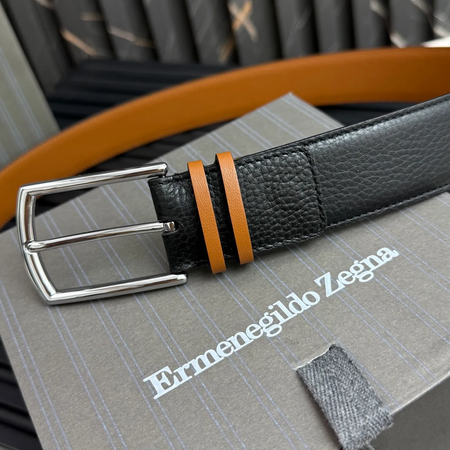 💰480💰Complete package💰 💍Purchase grade Ermenegildo Zegna This belt is made of grained leather with a rustic texture. Triple Stitch™ buckle features a glossy jet black finish for a stylish monochromatic effect. The buckle is embellished with the signature XXX stitch for added brand flair. Product code LHCEO-B014BZ-NER