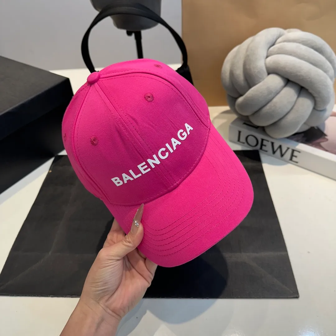 P56 BALENCIAGA Balenciaga's new embroidered logo baseball cap, cool colors, different styles for men and women, the first batch will be shipped first! A must-buy for Paris fans!