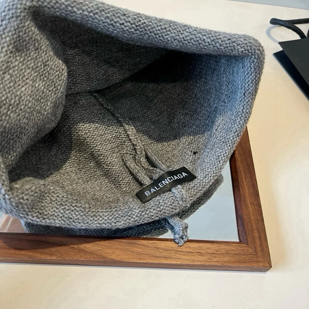 💰60¥ Balenciaga knitted beanie