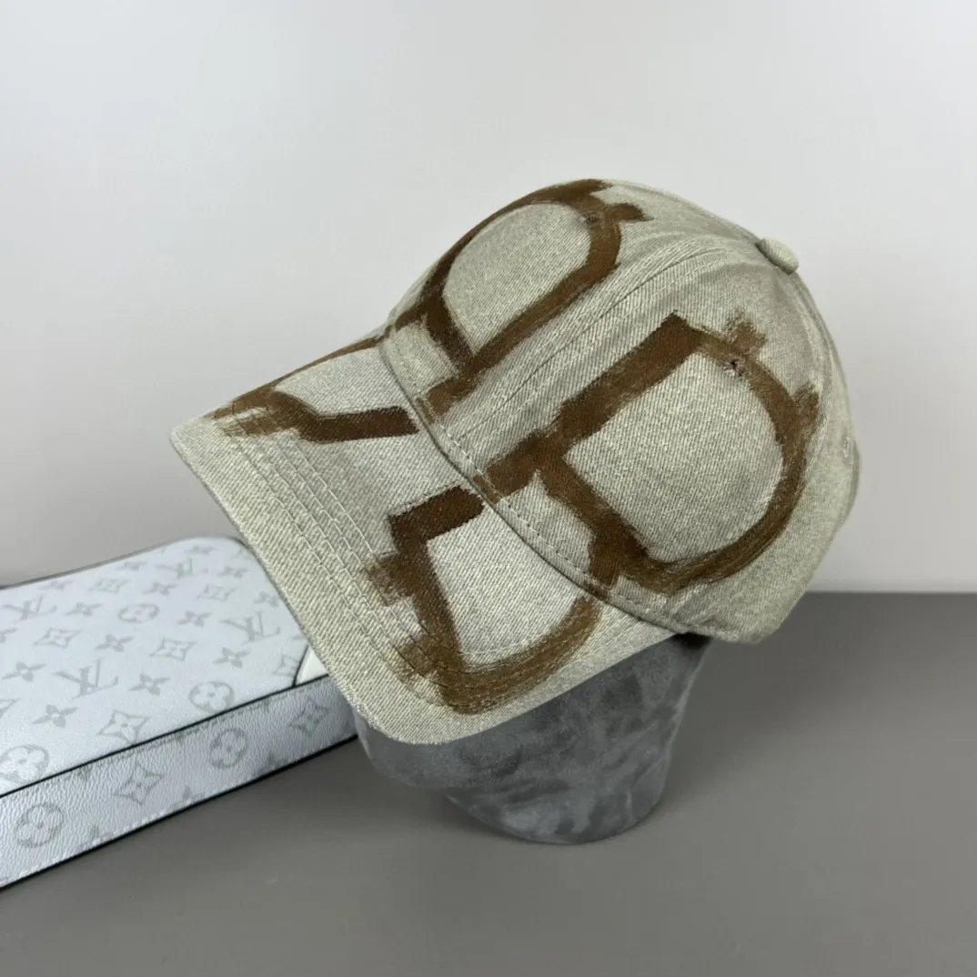 P50 BALENCIAGA new embroidered logo baseball cap, cool colors, different styles for men and women, the first batch will be shipped first! A must-buy for Paris fans!