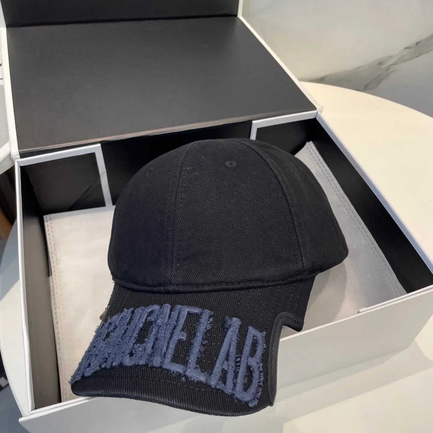 P70 BALENCIAGA new logo baseball cap, cool colors, different styles for men and women, the first batch will be shipped first! A must-buy for Paris fans!