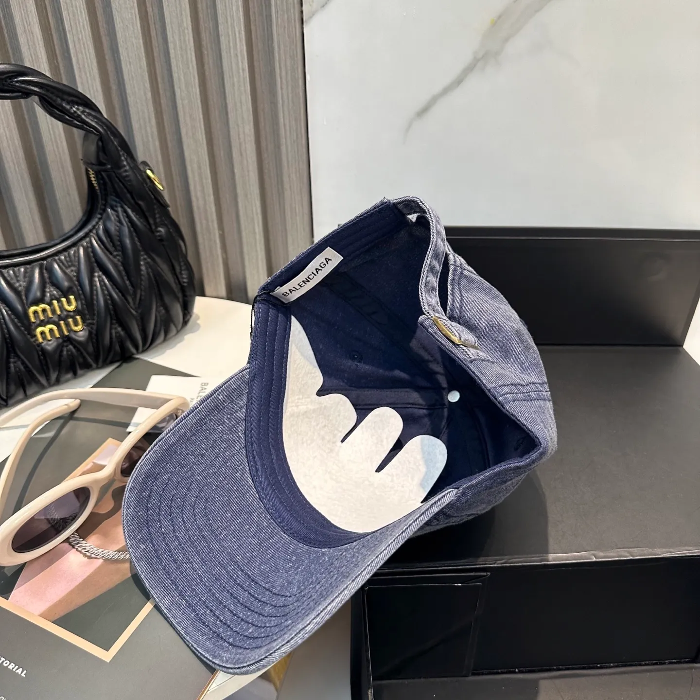 P60 new product Balencia*a Balenciaga new baseball cap ready for delivery in seconds🧢Simple, fashionable, super invincible and beautiful hat! Couple style!