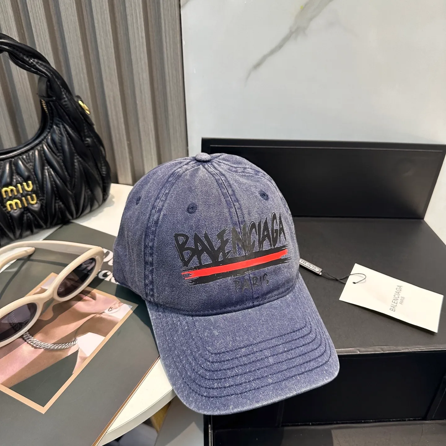 P60 new product Balencia*a Balenciaga new baseball cap ready for delivery in seconds🧢Simple, fashionable, super invincible and beautiful hat! Couple style!