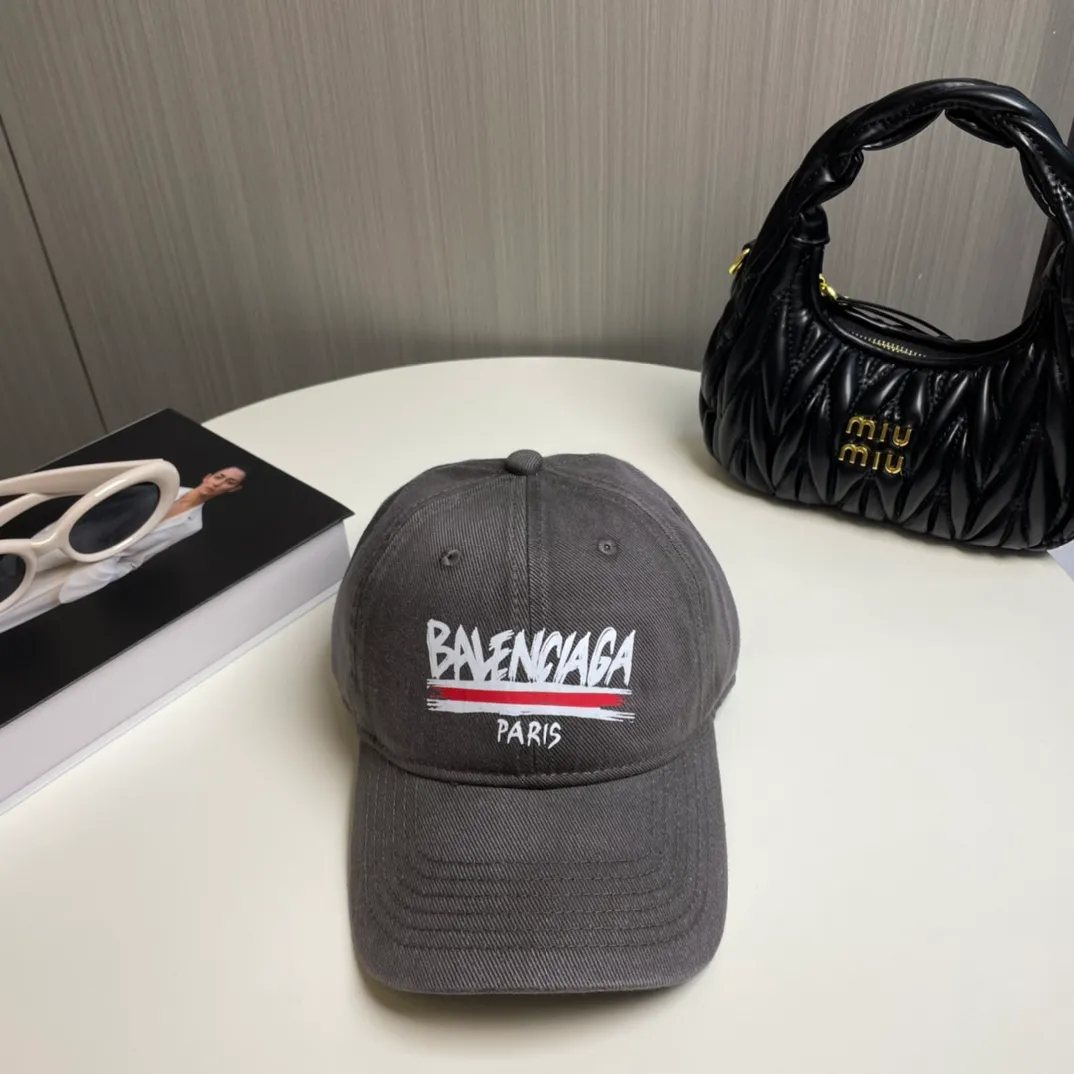 P70 BALENCIAGA new baseball cap, cool colors, different styles for men and women, the first batch will be shipped first! A must-buy for Paris fans!