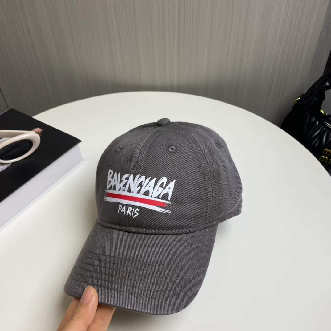 P70 BALENCIAGA new baseball cap, cool colors, different styles for men and women, the first batch will be shipped first! A must-buy for Paris fans!