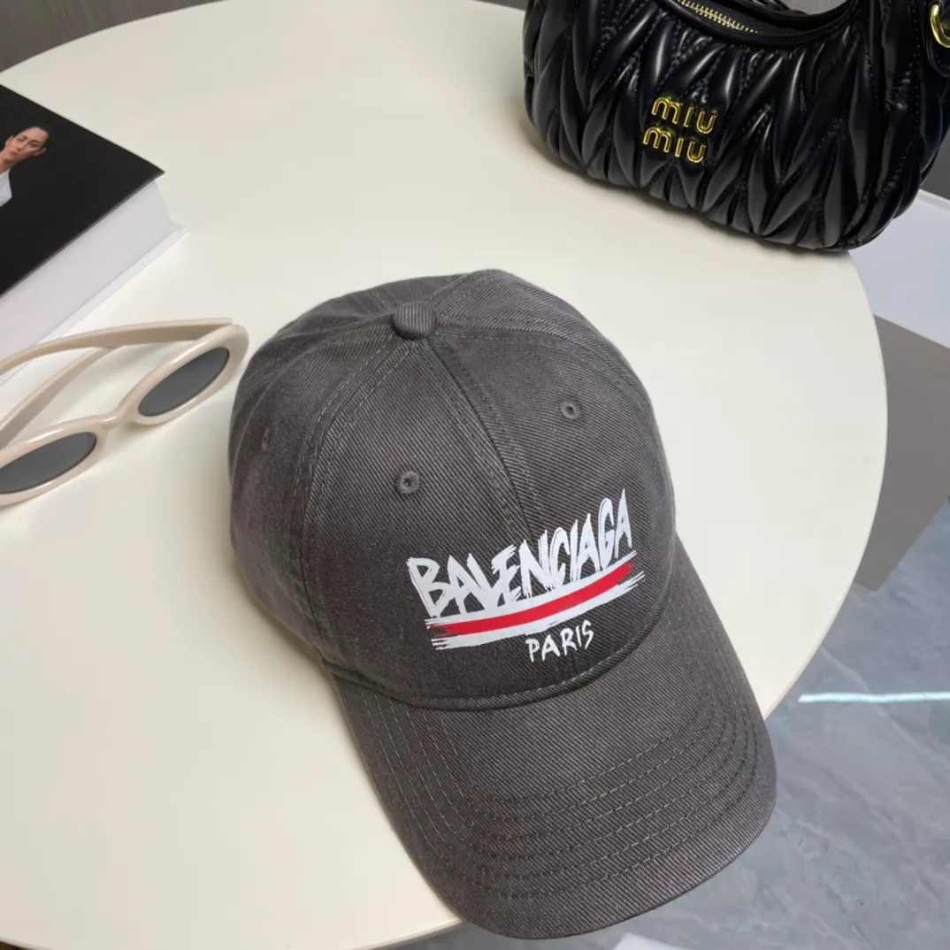 P70 BALENCIAGA new baseball cap, cool colors, different styles for men and women, the first batch will be shipped first! A must-buy for Paris fans!
