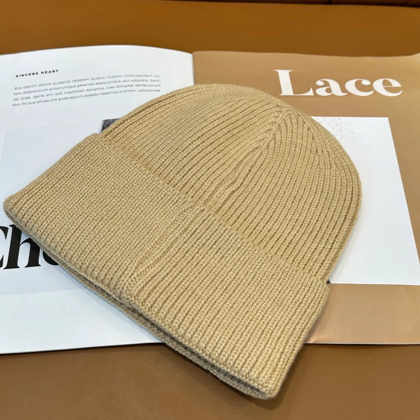 P56 Balenciaga new letter knitted hat! Xiaohongshu’s hottest selling item! Dress well! The same style for men and women, fashionable and popular🌸First-class quality, the best brand to keep warm in autumn and winter, order now, limited edition