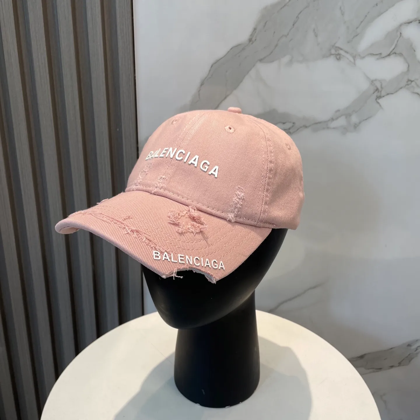 P60 BALENCIAGA new logo baseball cap, cool colors, different styles for men and women, the first batch will be shipped first! A must-buy for Paris fans!