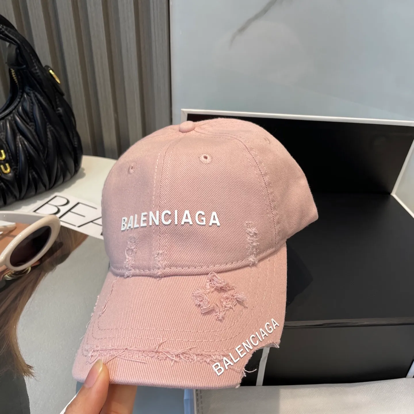 P60 BALENCIAGA new logo baseball cap, cool colors, different styles for men and women, the first batch will be shipped first! A must-buy for Paris fans!