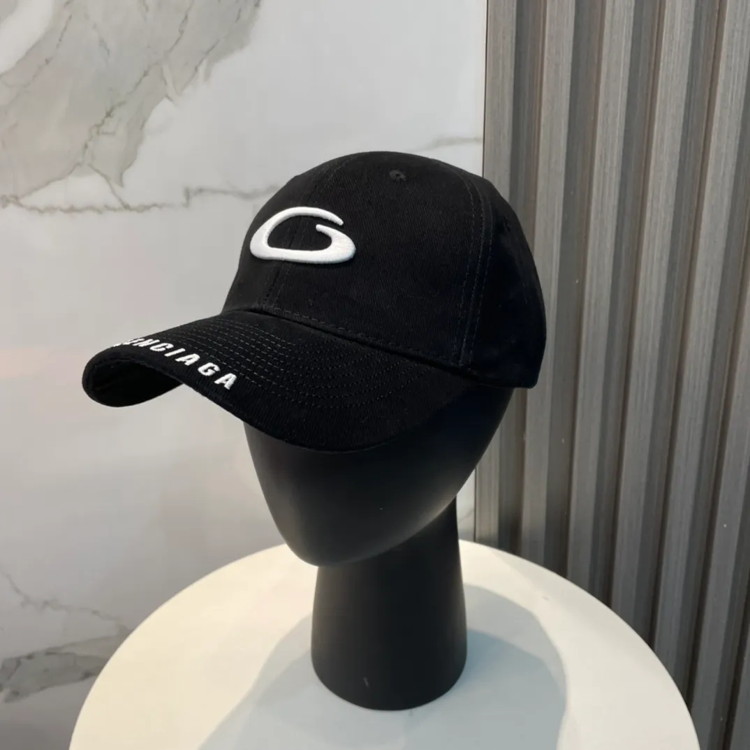 P60 new product Balencia*a new baseball cap with embroidered letters from Balenciaga, ready for delivery in seconds🧢Simple, fashionable, super invincible and beautiful hat! Couple style!