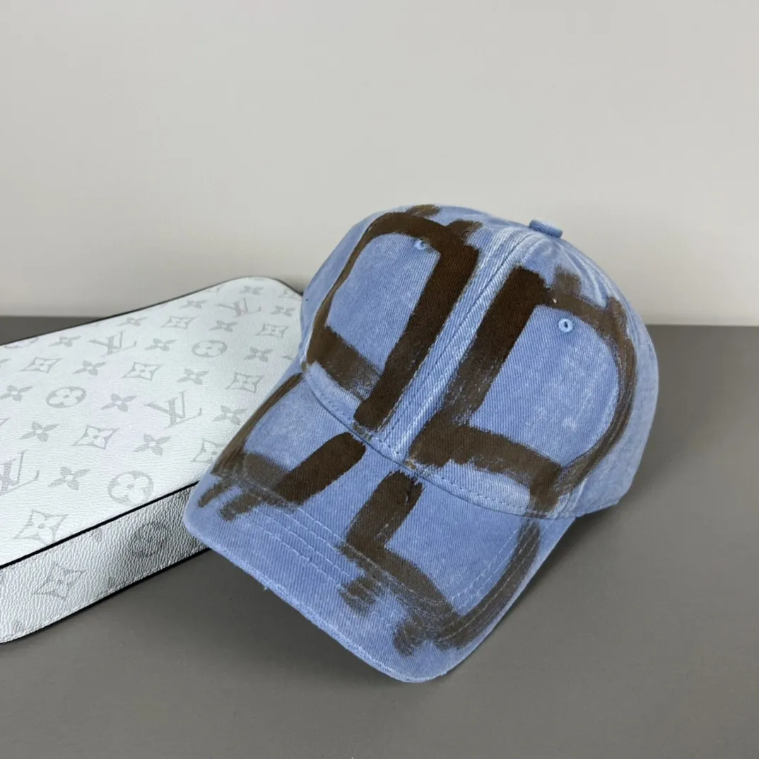P50 BALENCIAGA new embroidered logo baseball cap, cool colors, different styles for men and women, the first batch will be shipped first! A must-buy for Paris fans!