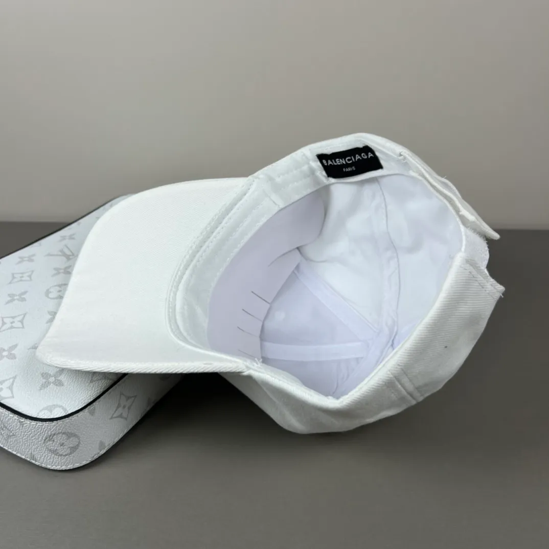 P46 Balenclaga official website new product Balenciaga new baseball cap ready for delivery in seconds🧢Simple, fashionable, super invincible and beautiful hat! Couple style! The advantages of the original product compared to other hats,