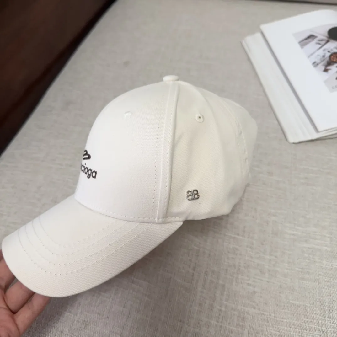 💰50 BALENCIAGA🆕Spring style new personalized baseball cap, high quality and excellent breathability, suitable for all seasons, high-looking fashion item! Same style for men and women