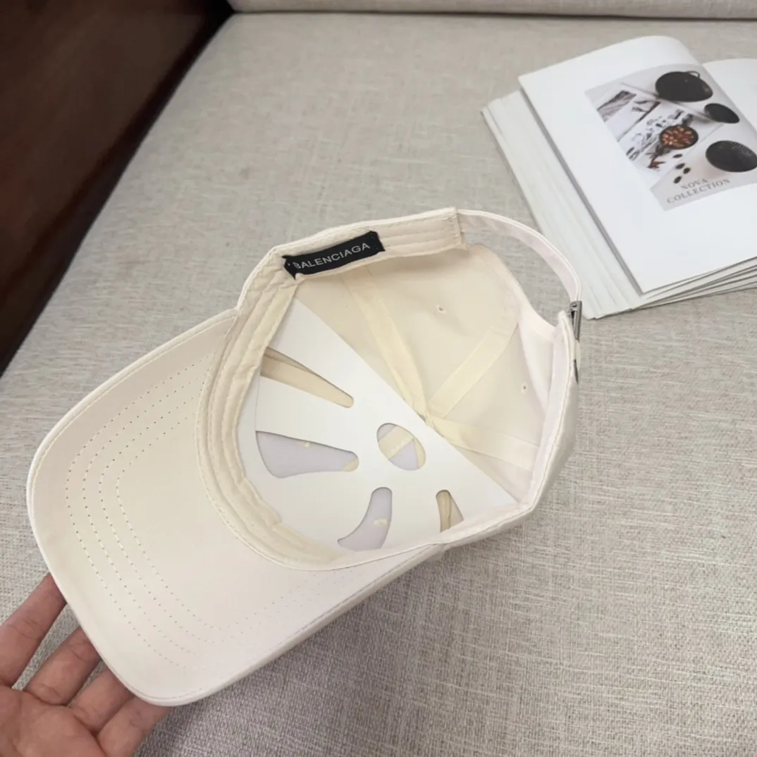 💰50 BALENCIAGA🆕Spring style new personalized baseball cap, high quality and excellent breathability, suitable for all seasons, high-looking fashion item! Same style for men and women