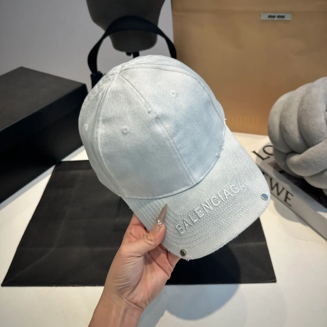 P70 Balenclaga new baseball cap, ready for delivery in seconds🧢Simple, fashionable, super invincible and beautiful hat! Couple style! Advantages of original items compared to other hats