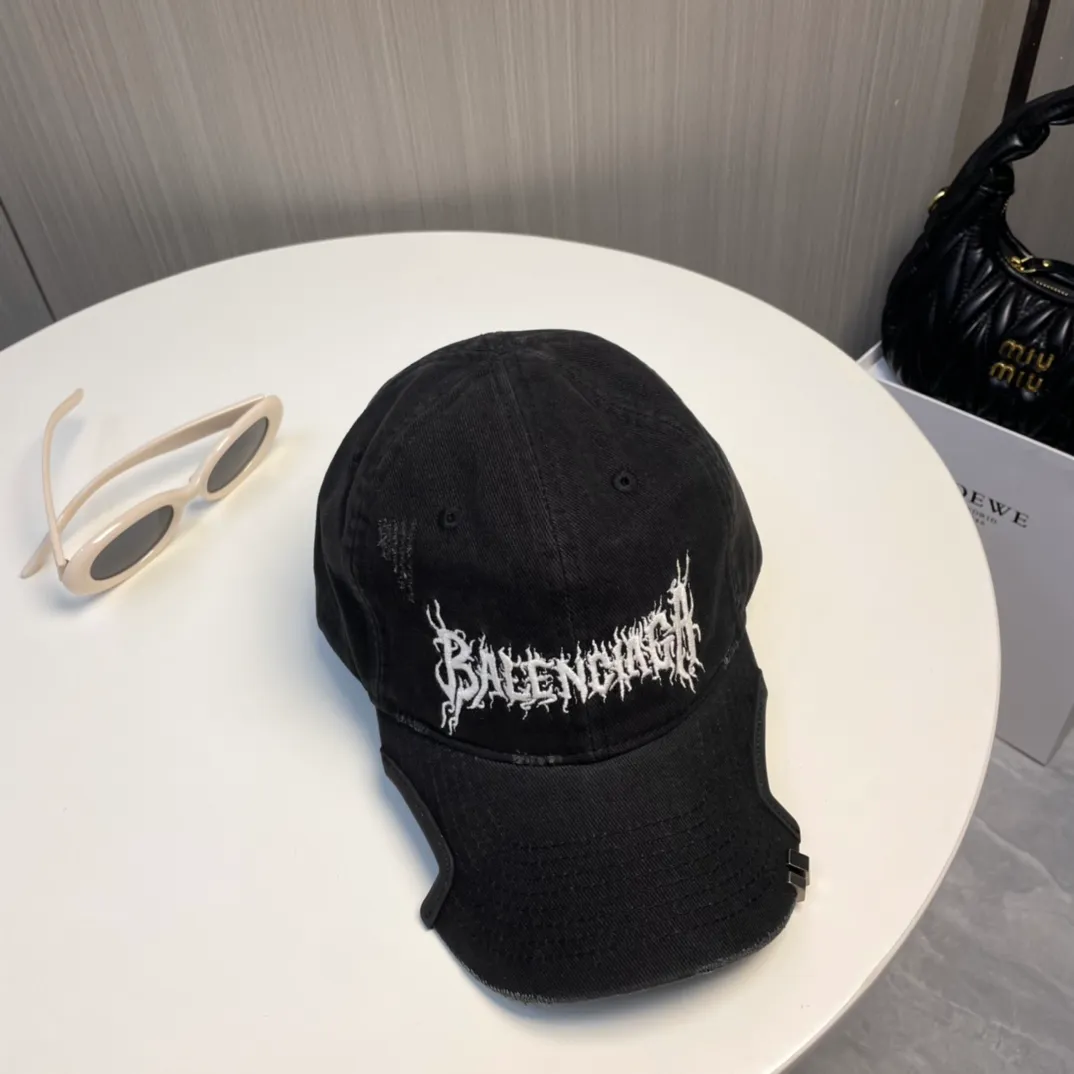 P86 BALENCIAGA Balenciaga's new embroidered logo baseball cap, cool colors, different styles for men and women, the first batch will be shipped first! A must-buy for Paris fans!
