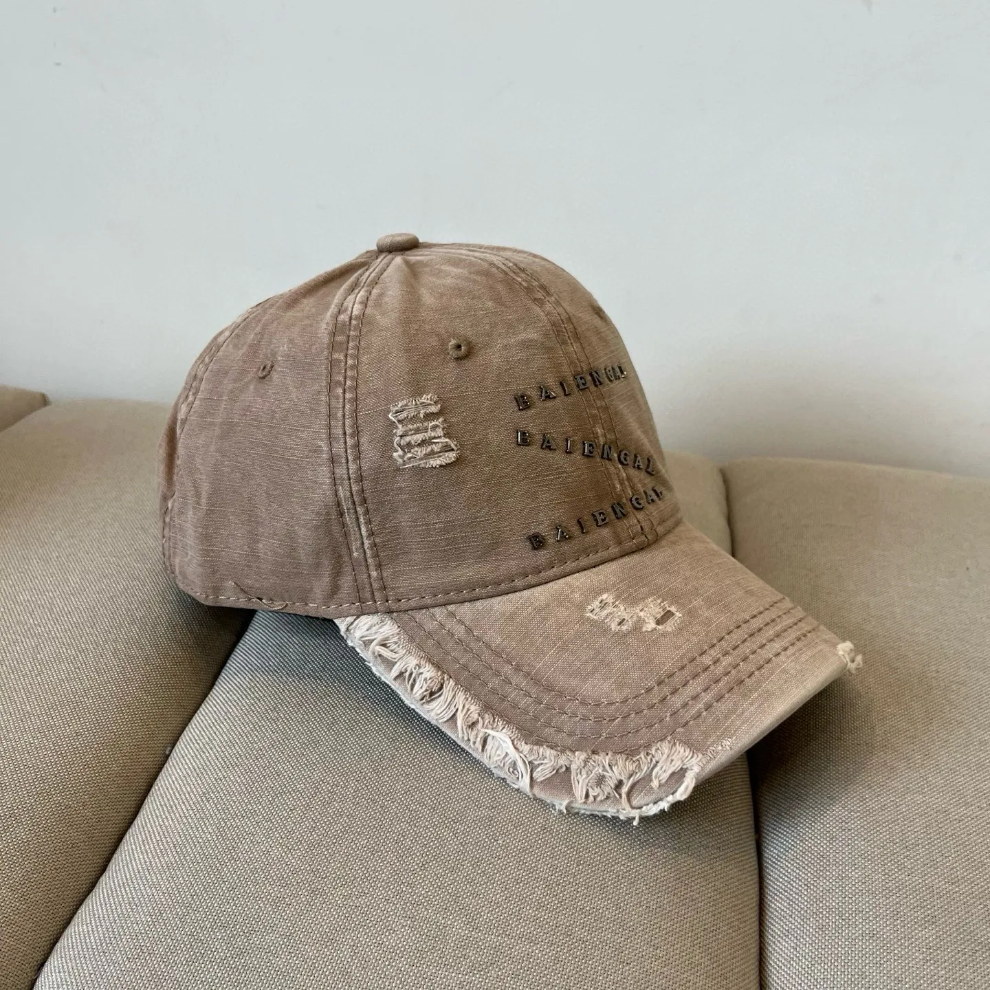 P64 BALENCIAGA Balenciaga's new logo baseball cap, cool colors, different styles for men and women, the first batch will be shipped first! A must-buy for Paris fans!