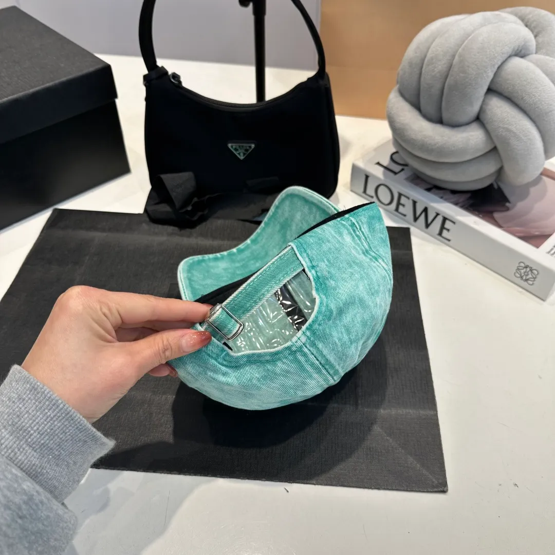 P60 BALENCIAGA 🆕Spring style new personalized baseball cap, high quality and excellent breathability, suitable for all seasons, high-value fashion item! Same style for men and women