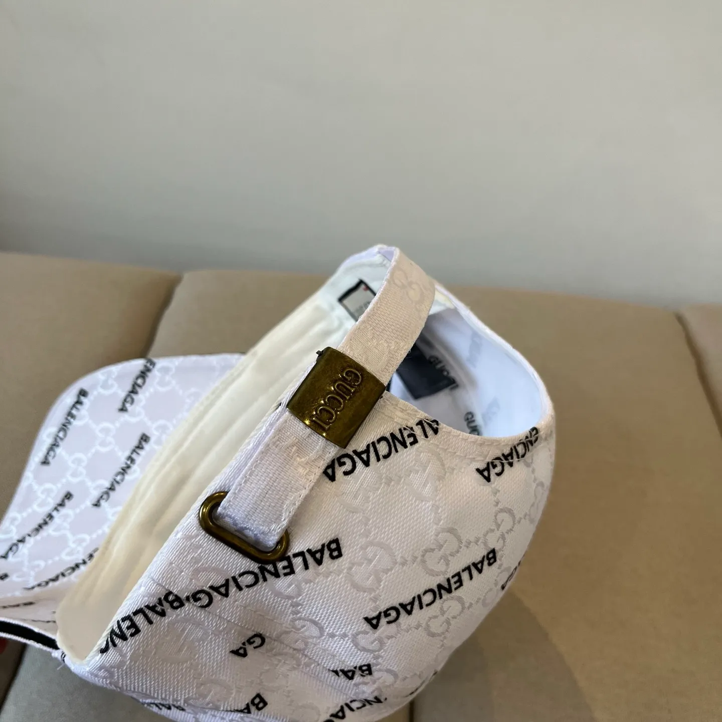 P56 BALENCIAGA new logo baseball cap, cool colors, different styles for men and women, the first batch will be shipped first! A must-buy for Paris fans!