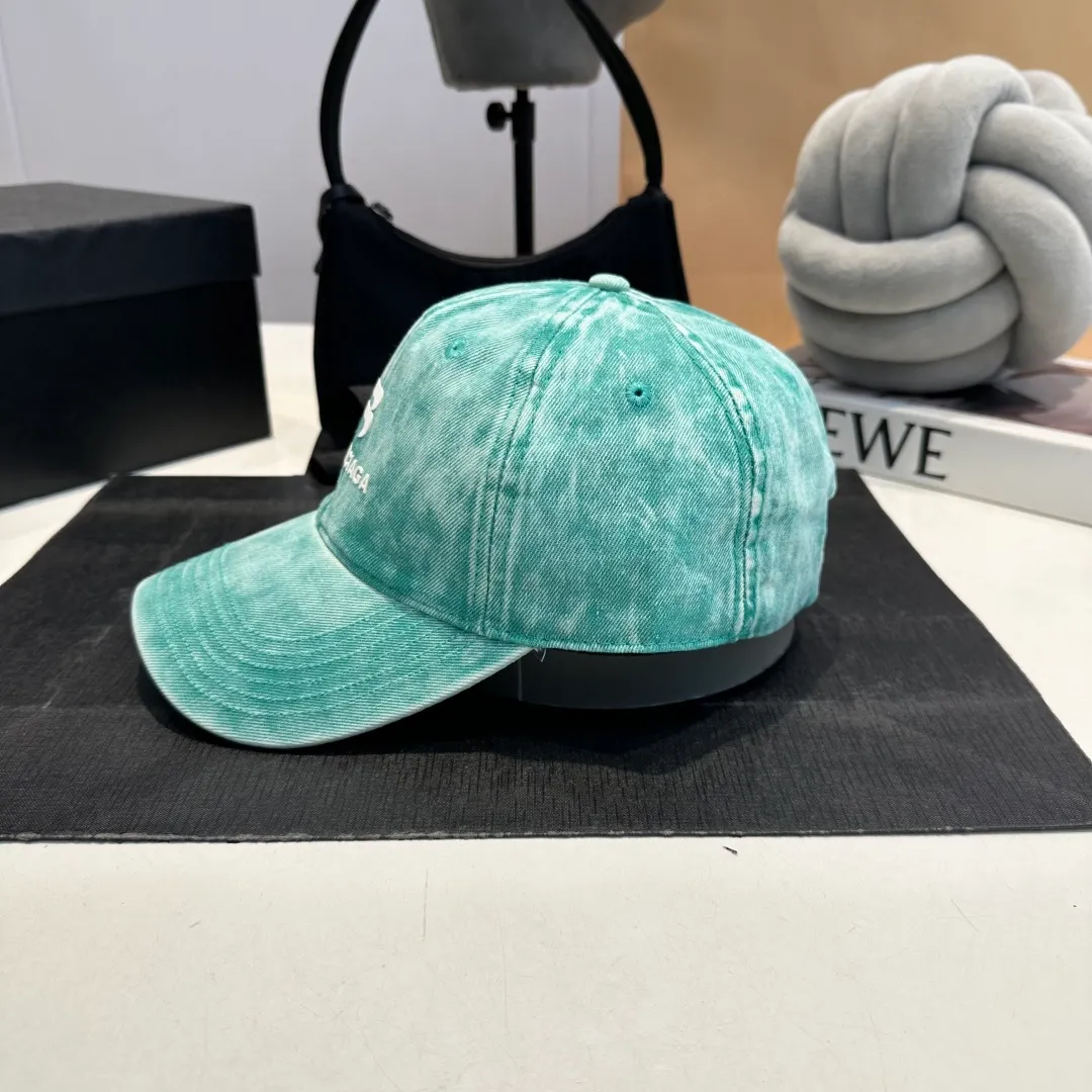 P60 BALENCIAGA 🆕Spring style new personalized baseball cap, high quality and excellent breathability, suitable for all seasons, high-value fashion item! Same style for men and women