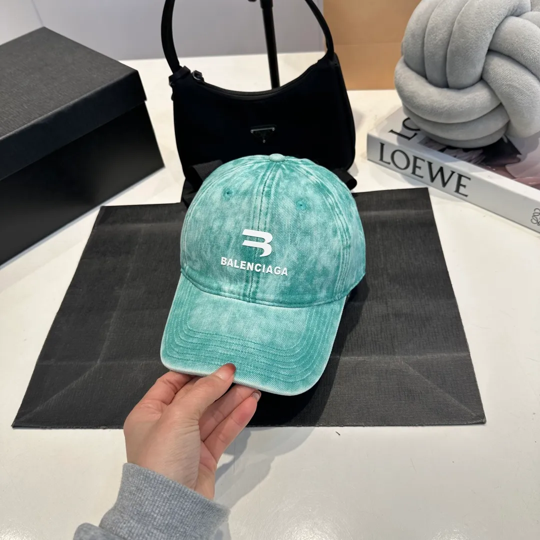 P60 BALENCIAGA 🆕Spring style new personalized baseball cap, high quality and excellent breathability, suitable for all seasons, high-value fashion item! Same style for men and women