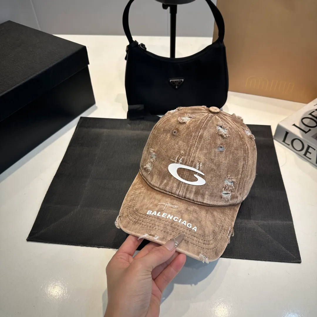P56 BALENCIAGA Balenciaga's new Korean style distressed hole washed duck cap casual retro fashion versatile street outing travel couple Internet celebrity baseball cap