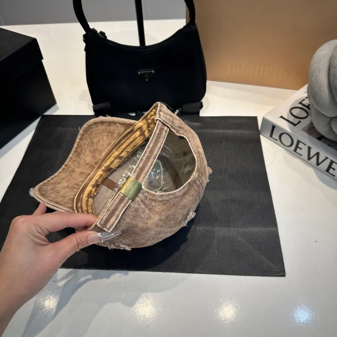 P56 BALENCIAGA Balenciaga's new Korean style distressed hole washed duck cap casual retro fashion versatile street outing travel couple Internet celebrity baseball cap