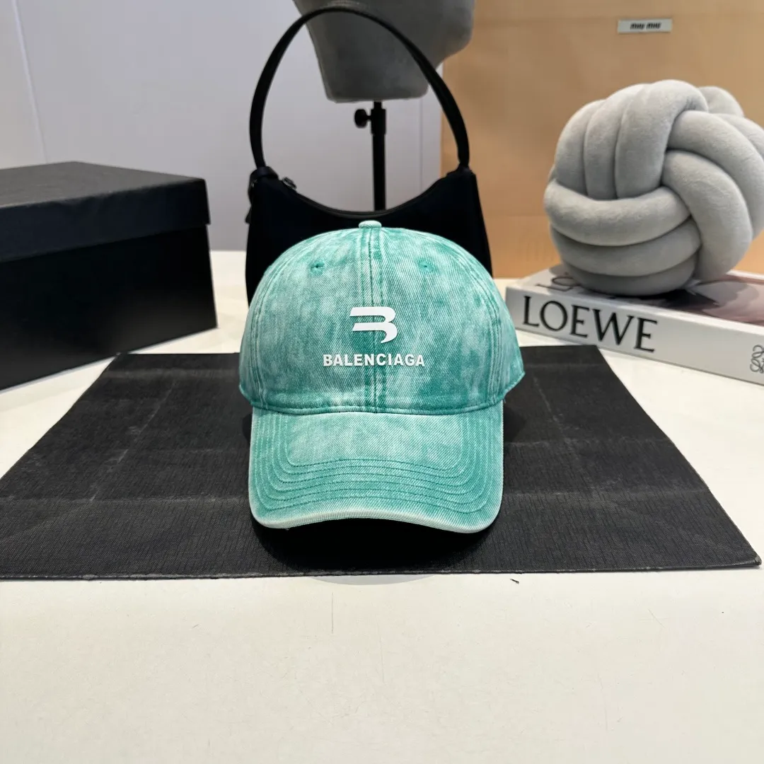 P60 BALENCIAGA 🆕Spring style new personalized baseball cap, high quality and excellent breathability, suitable for all seasons, high-value fashion item! Same style for men and women