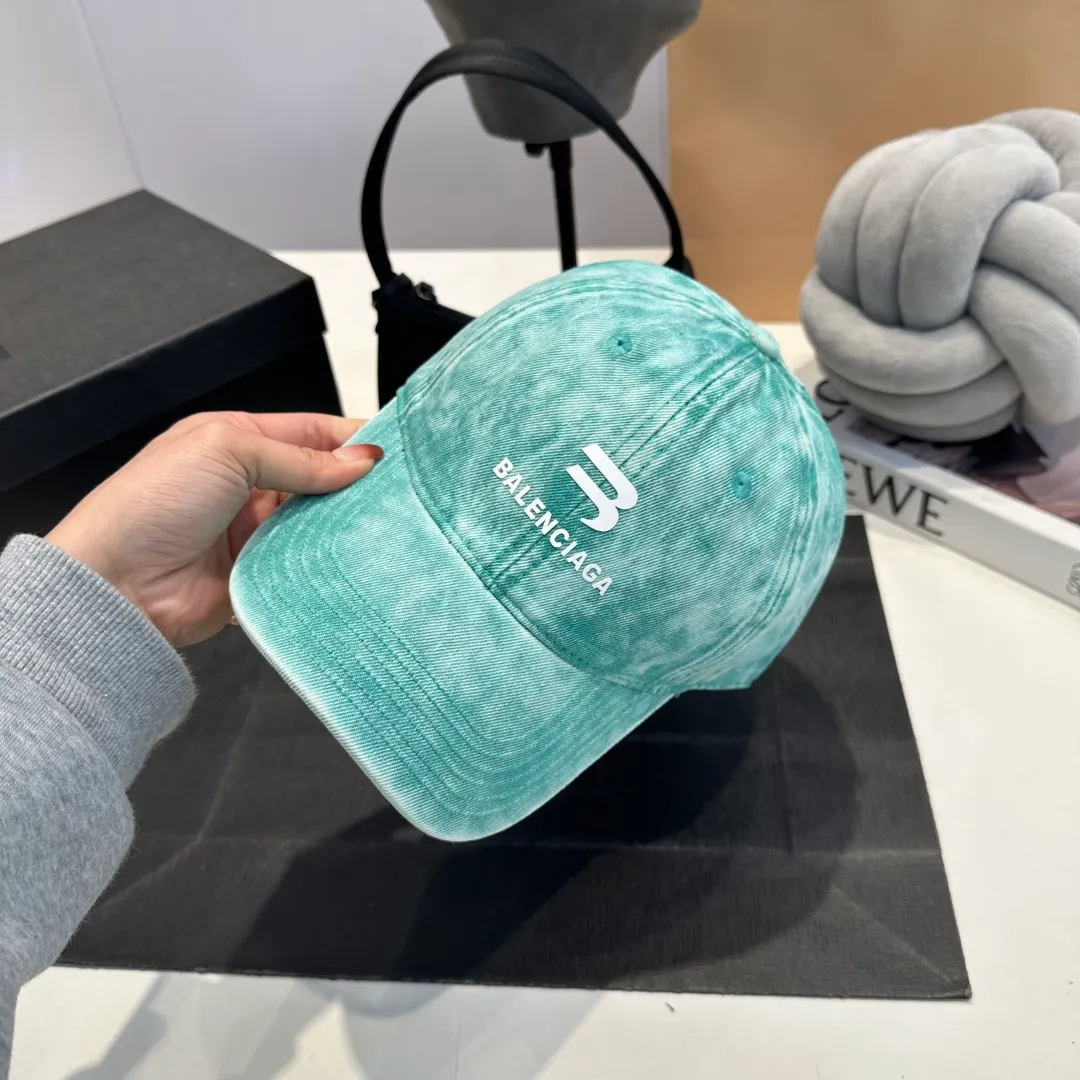 P60 BALENCIAGA 🆕Spring style new personalized baseball cap, high quality and excellent breathability, suitable for all seasons, high-value fashion item! Same style for men and women