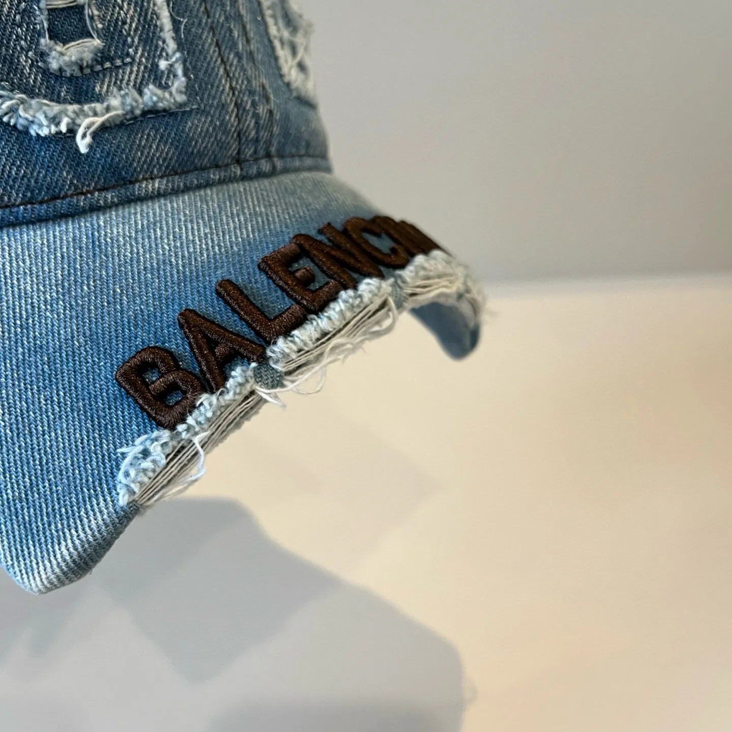 P56 BALENCIAGA new logo baseball cap, cool colors, different styles for men and women, the first batch will be shipped first! A must-buy for Paris fans!
