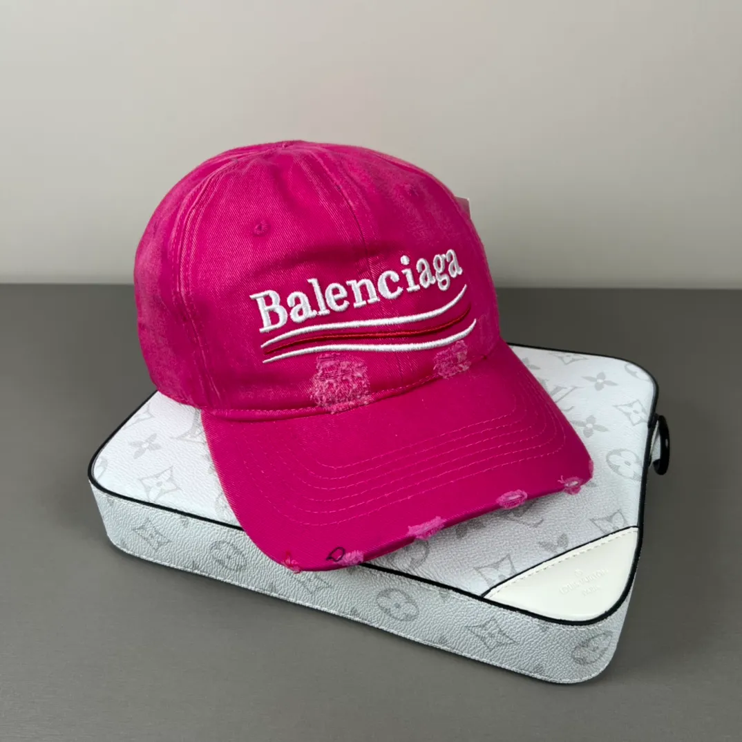 P56 Balenclaga official website new product Balenciaga new baseball cap ready for delivery in seconds🧢Simple, fashionable, super invincible and beautiful hat! Couple style! The advantages of the original product compared to other hats,