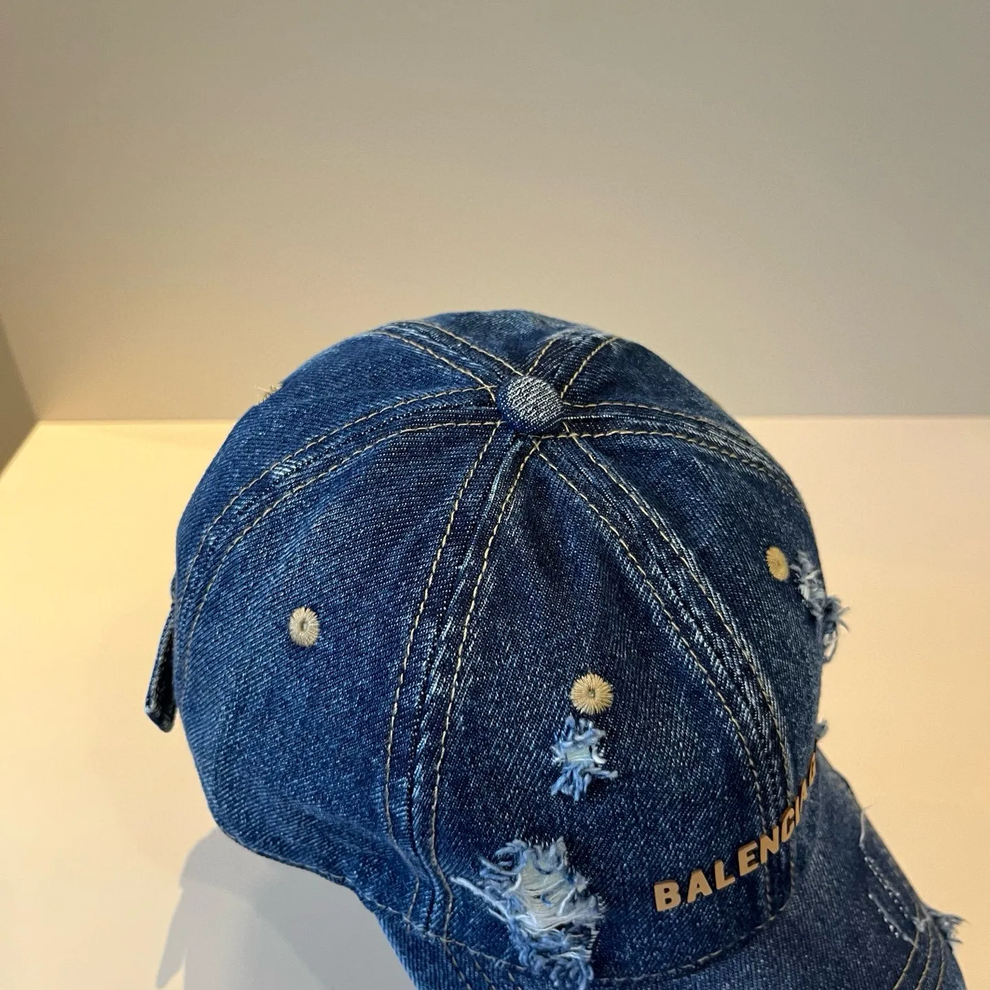 P56 BALENCIAGA new logo baseball cap, cool colors, different styles for men and women, the first batch will be shipped first! A must-buy for Paris fans!