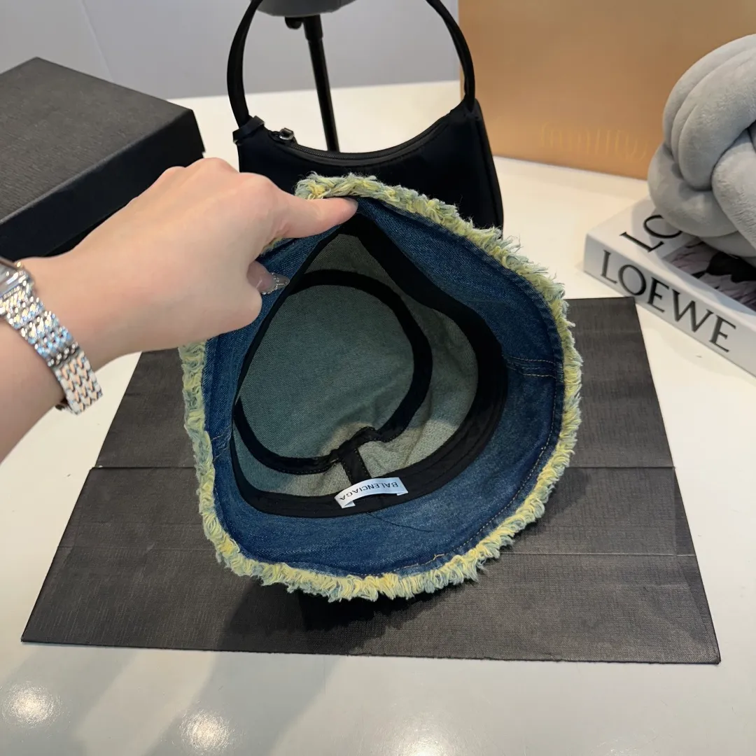 P70 Balenciaga denim bucket hat, head circumference 57cm