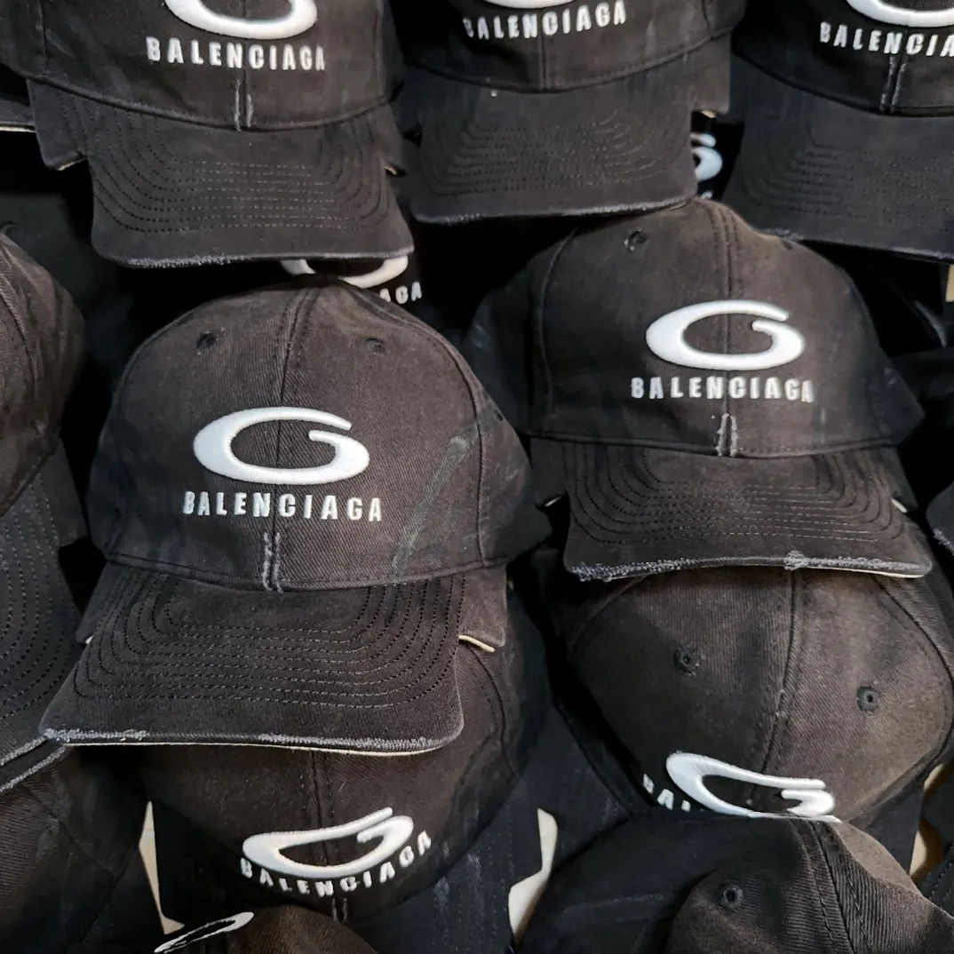 Welcome to inquire, high version B Balenciaga baseball cap
