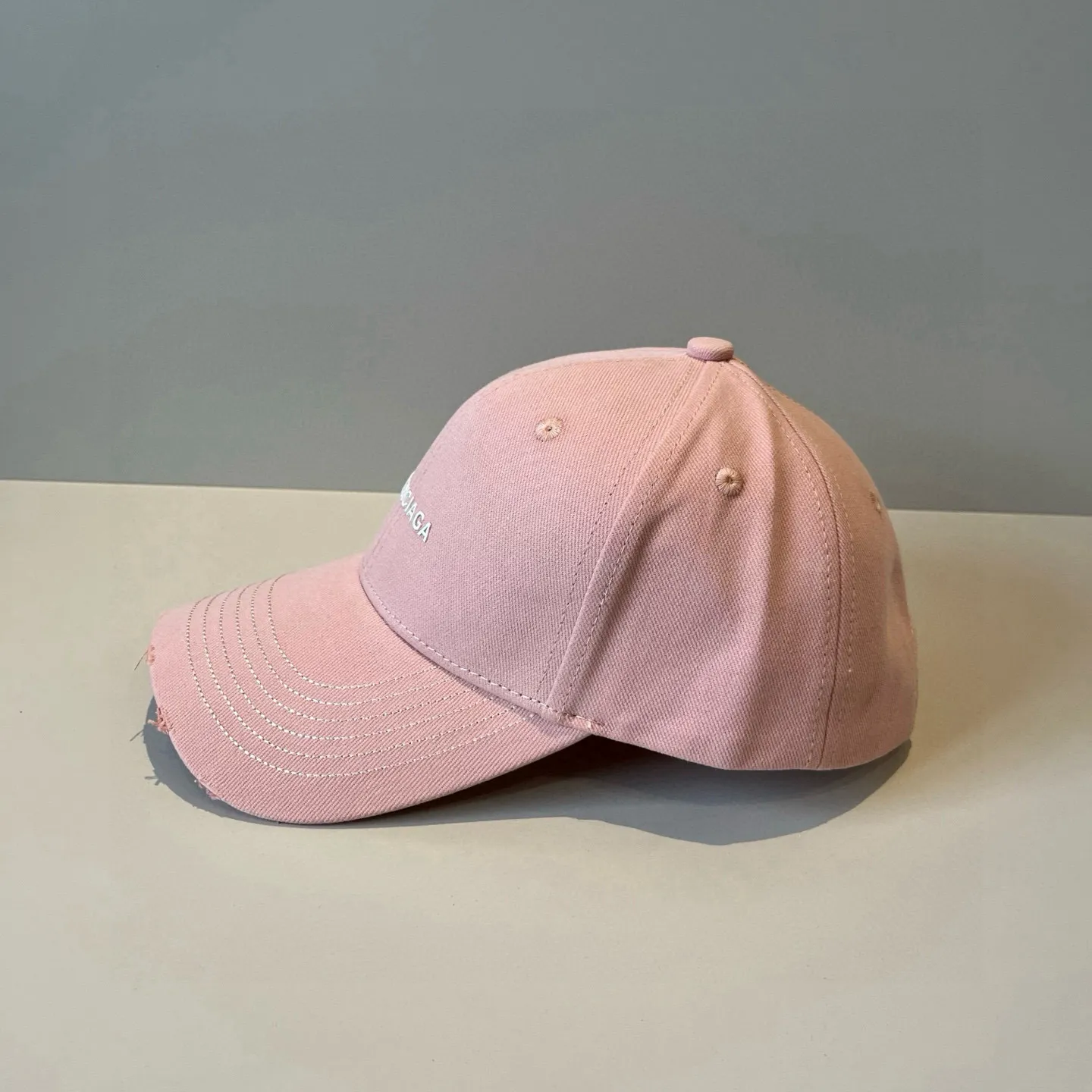 P56 BALENCIAGA new logo baseball cap, cool colors, different styles for men and women, the first batch will be shipped first! A must-buy for Paris fans!