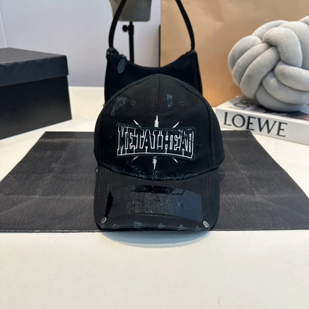 P70 Balenclaga new baseball cap, ready for delivery in seconds🧢Simple, fashionable, super invincible and beautiful hat! Couple style! Advantages of original items compared to other hats