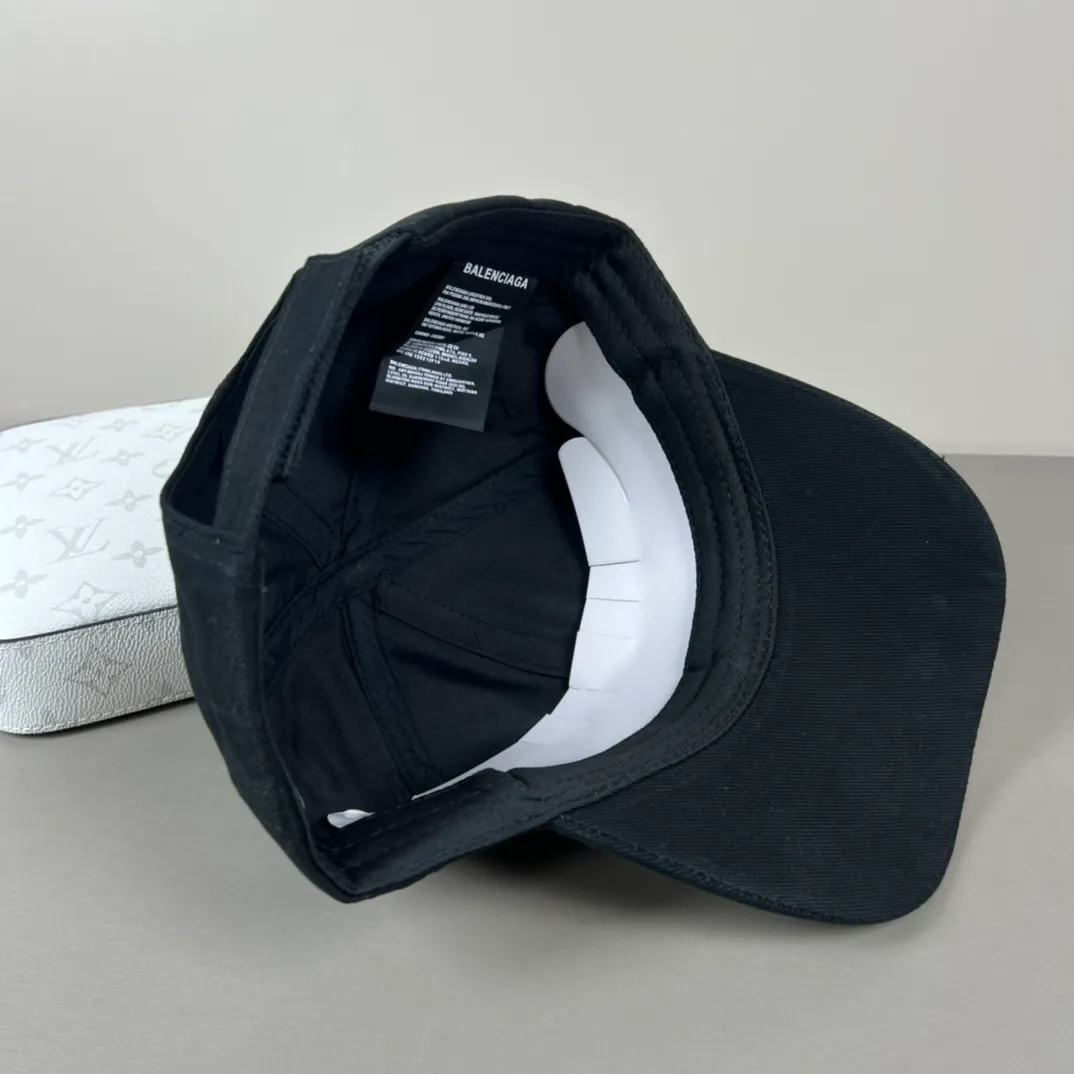 P46 Balenclaga official website new product Balenciaga new baseball cap ready for delivery in seconds🧢Simple, fashionable, super invincible and beautiful hat! Couple style! The advantages of the original product compared to other hats,