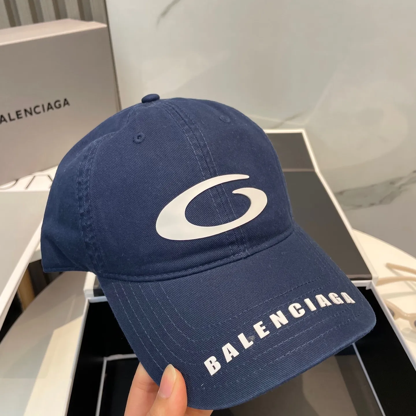 P60 BALENCIAGA 🆕Spring style new personalized baseball cap, high quality and excellent breathability, suitable for all seasons, high-value fashion item! Same style for men and women