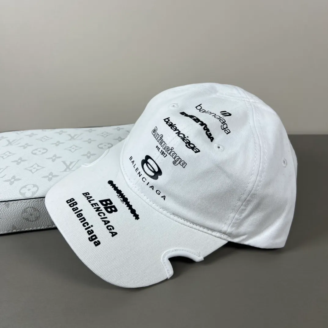 P60 Balenclaga official website new product Balenciaga new baseball cap ready for delivery in seconds🧢Simple, fashionable, super invincible and beautiful hat! Couple style! The advantages of the original product compared to other hats,